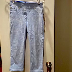 Women's Nygard luxe denim 360/4 way stretch Capri